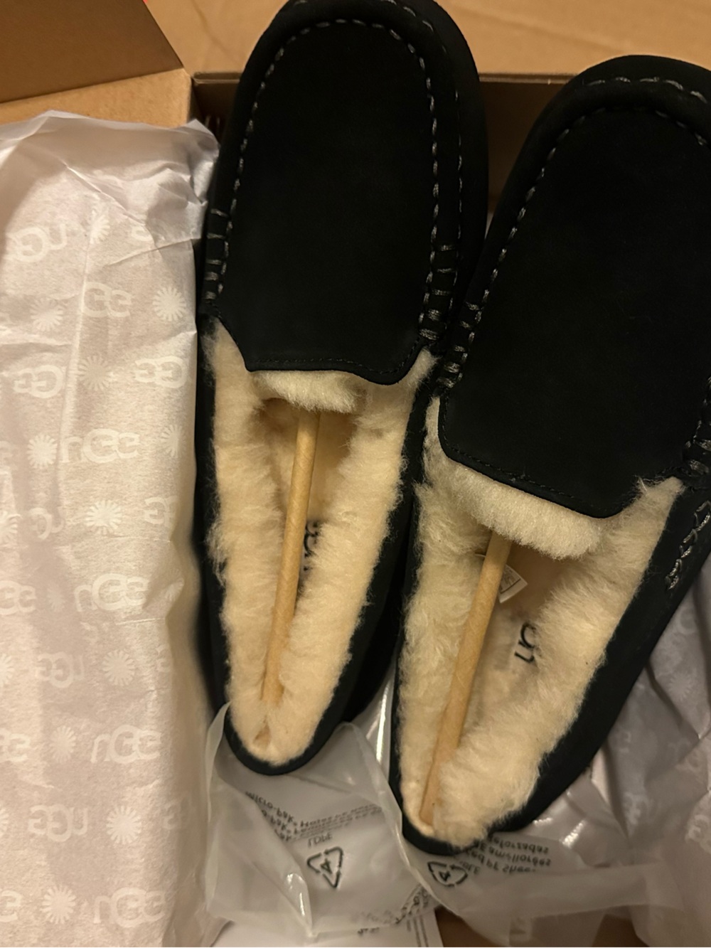 UGG Black Suede Shearling-Lined Slip-On Women’s Slippers Ansley Size 8 NEW